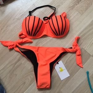 Cris Berry swim set